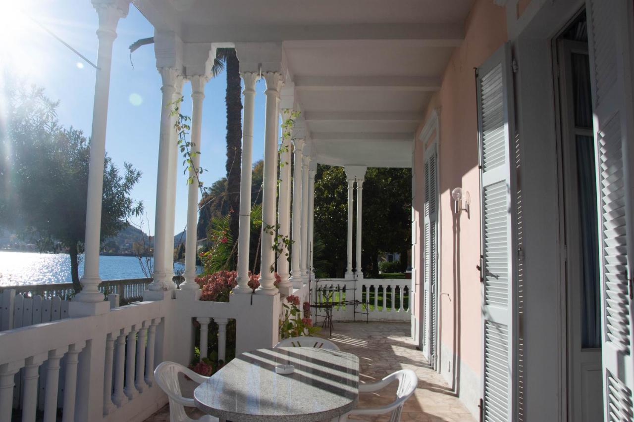 Residence Ville Lago Lugano Porto Ceresio Exterior foto